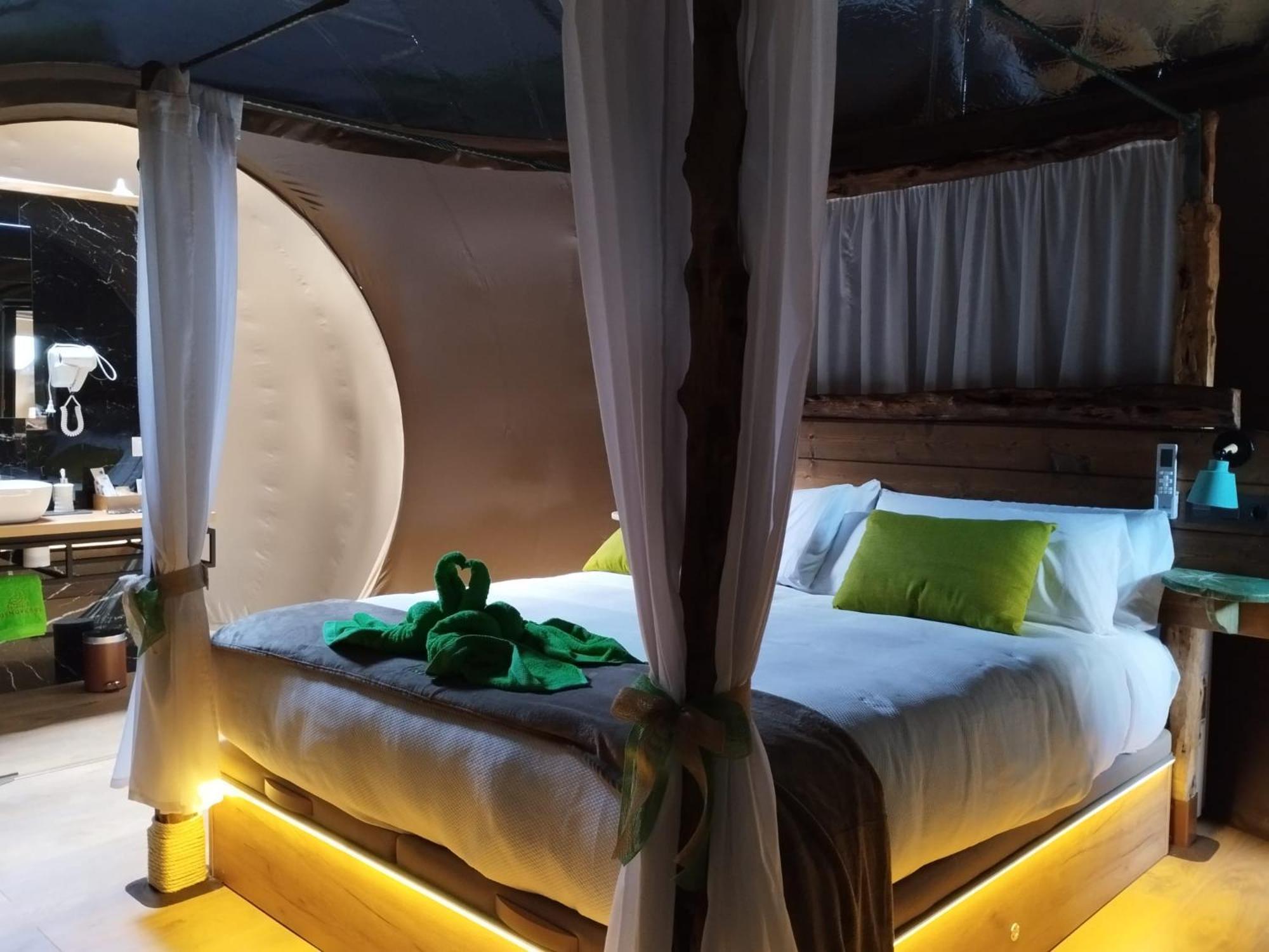 بيذراثا Cosmoveros - Hotel Burbuja المظهر الخارجي الصورة